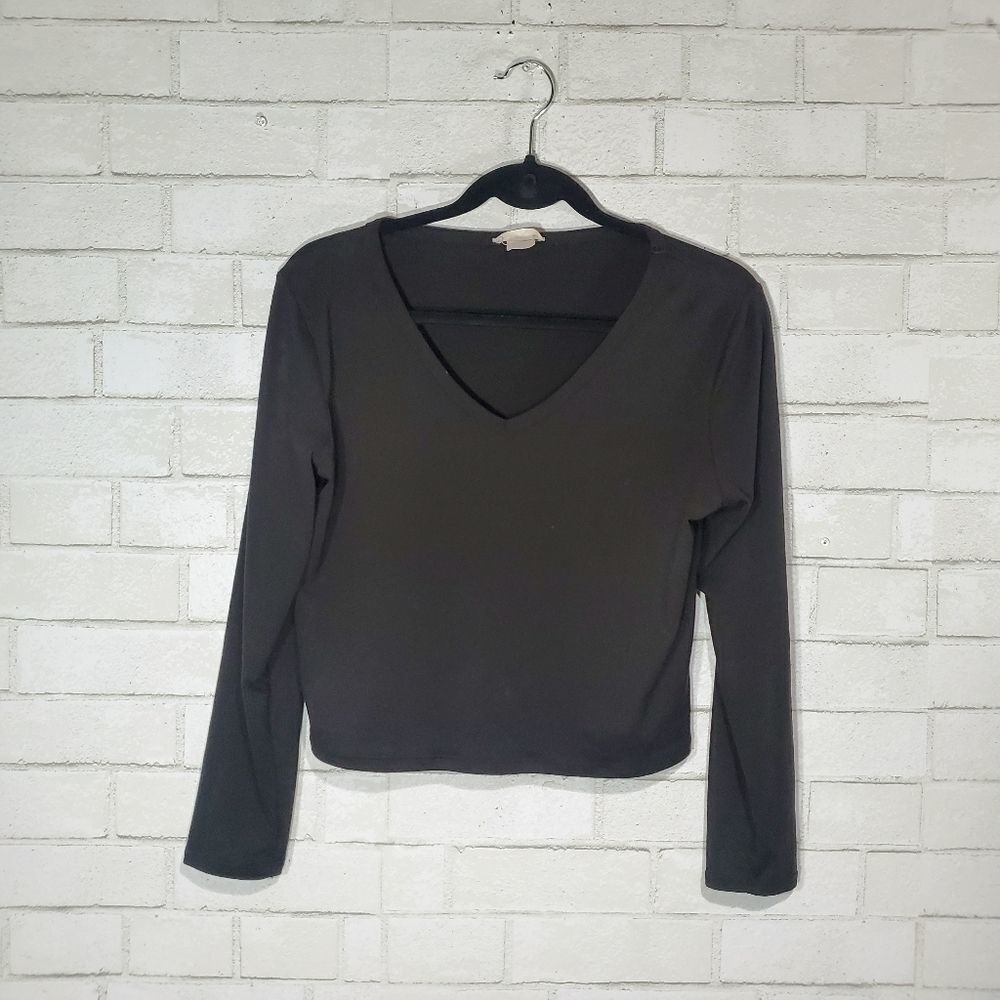Oliva Rae‎ black v-neck long sleeve tee